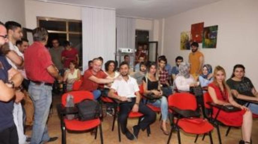 Fotoğraf Sanatı Sunumu Yapıldı