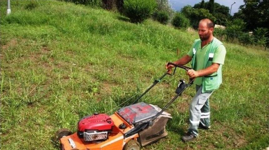 Yollar Ve Kavşaklarda &Ccedil;alışmalar S&uuml;r&uuml;yor