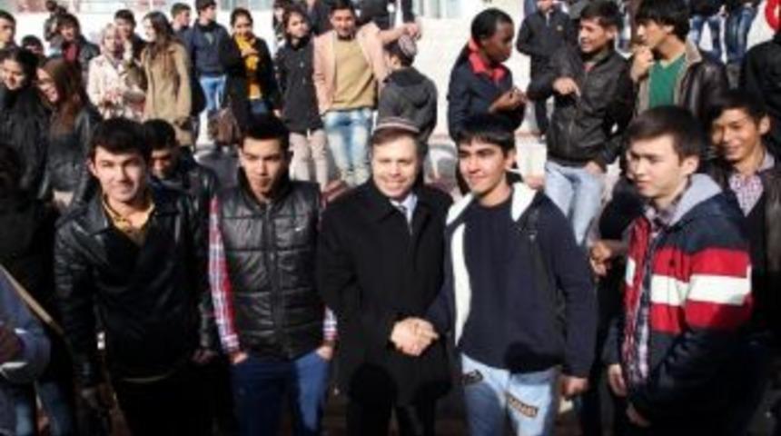 Uluslararası &Ouml;ğrencilerden Uşak &Uuml;niversitesi&rsquo;ne Rekor Başvuru