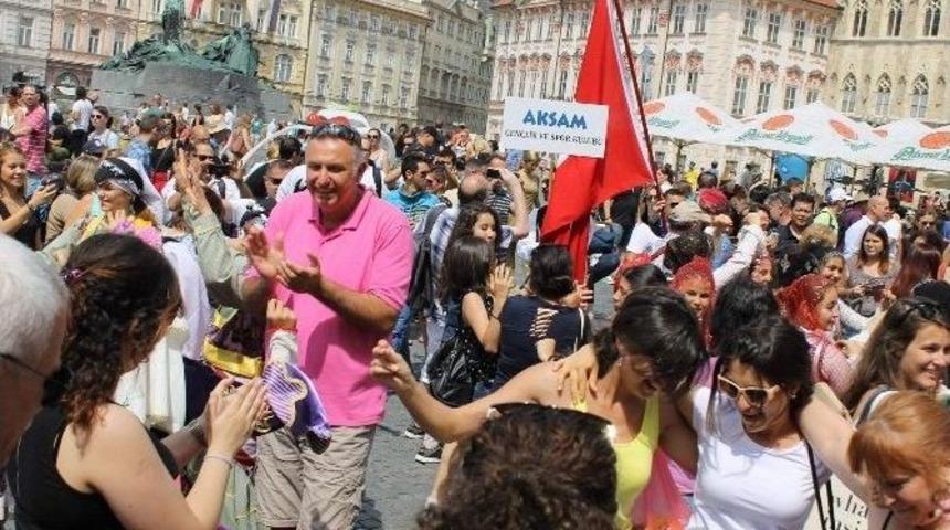 Aksam Halk Oyunları Topluluğu Prag’da Sahne Aldı