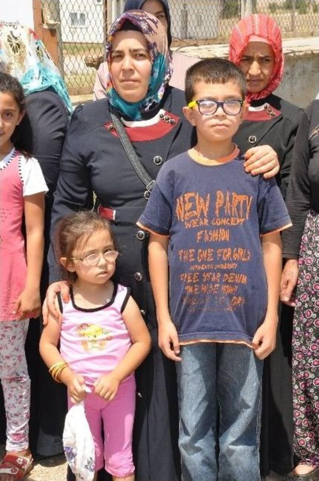 Grevdeki İş&ccedil;ilerin &Ccedil;ocukları: "babalarımızı İstiyoruz"