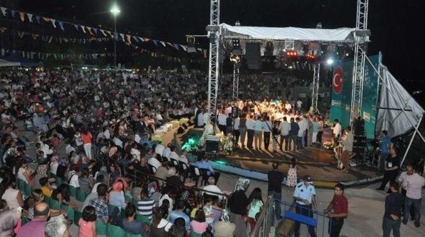 Ağrılılar Derneği'nde &Ccedil;ifte Sevin&ccedil;