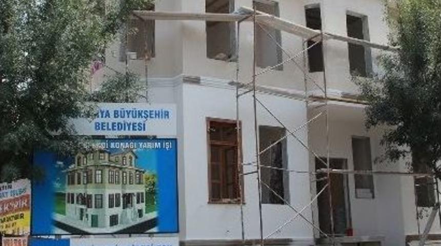 Tarihi Konak G&uuml;n Sayıyor