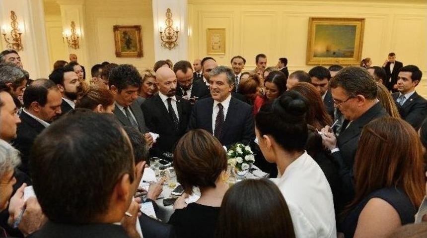 Cumhurbaşkanı G&uuml;l, Cumhurbaşkanlığı Muhabirleriyle Biraraya Geldi