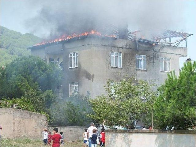 Körfez’de Ev Yangını Korkuttu