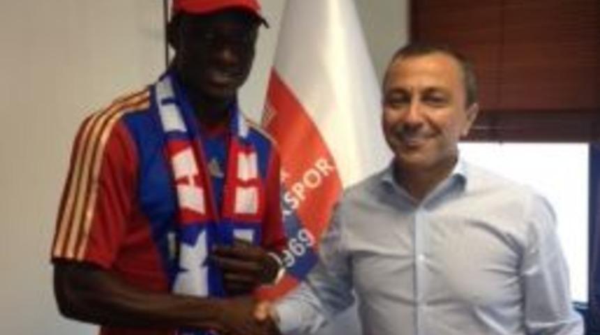 Kardemir Karab&uuml;kspor Akpala İle 3 Yıllık S&ouml;zleşme İmzaladı