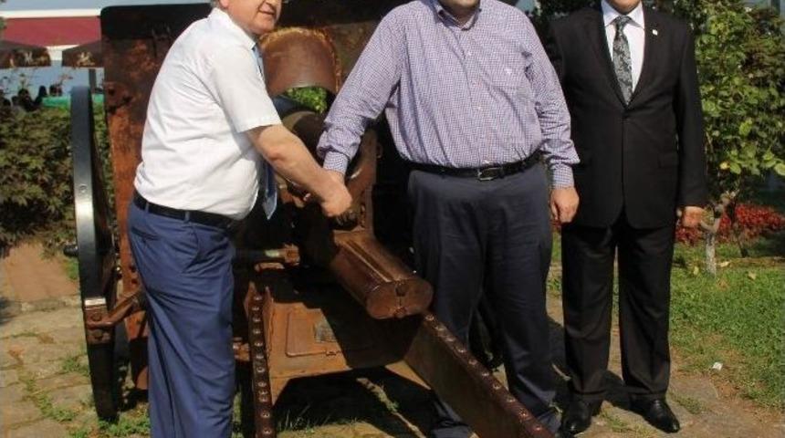 Cumhurbaşkanlığı'na Se&ccedil;ilen Erodğan İ&ccedil;in 12 Pare Top Atışı