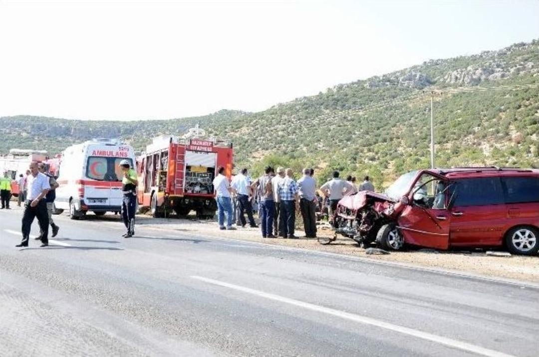 Gaziantep&rsquo;te Trafik Kazası: 1 &Ouml;l&uuml;, 4 Yaralı