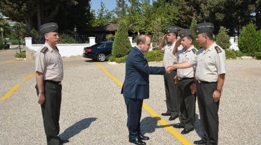 Vali &Ouml;zt&uuml;rk, İl Jandarma Konutanı Yurdag&uuml;l&rsquo;&uuml; Ziyaret Etti