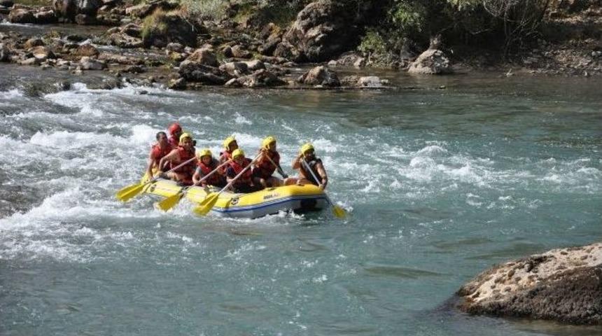 Munzur Çayı'nda Engelliler Rafting Yaptı