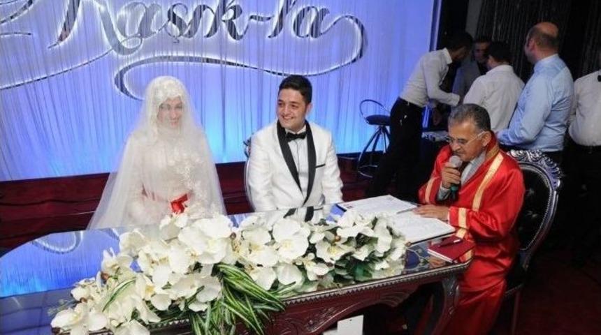 Başkan Memduh B&uuml;y&uuml;kkılı&ccedil; Benli Ve Yıldız Ailelerinin Nikah T&ouml;reninde