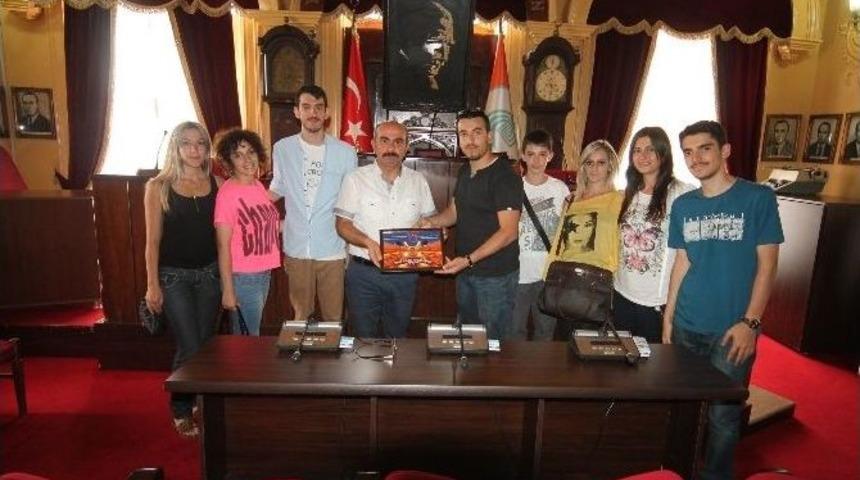 Kosovalı Gen&ccedil;lerden &lsquo;gen&ccedil;lik K&ouml;pr&uuml;s&uuml;&rsquo; Ziyareti