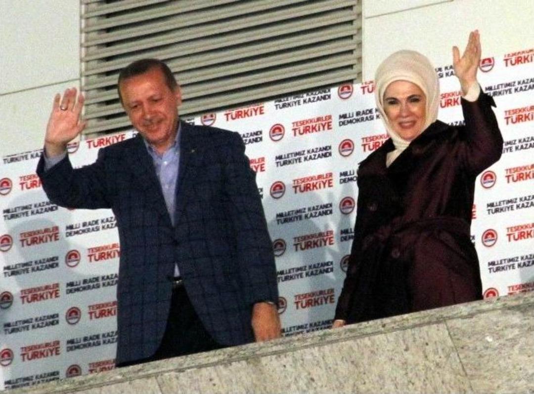 Cumhurbaşkanı Se&ccedil;ilen Başbakan Recep Tayyip Erdoğan, Pekg&uuml;zel Ailesini Duygulandırdı