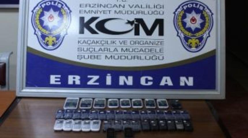 Erzincan&rsquo;da 42 Adet Ka&ccedil;ak Cep Telefonu Ele Ge&ccedil;irildi