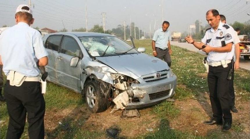 İki Otomobilin Karıştığı Kazada Altı Kişi Yaralandı