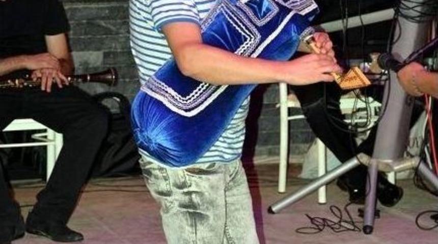 D&uuml;ğ&uuml;nde Tulum Şov