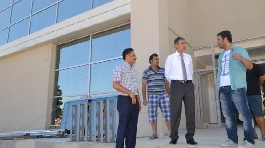 Kaymakam Akkoyun, Gen&ccedil;lik Merkezi&rsquo;ni Gezdi