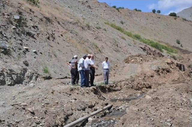 Palu Kaymakamı Çiçekli Köy Gezilerine Devam Ediyor