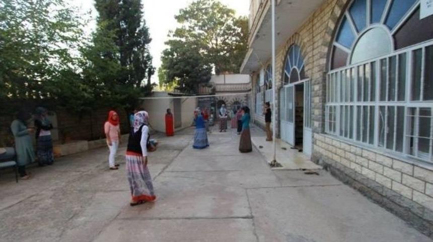 Yaz Kur&rsquo;an Kurslarında Kızlar Spor Yapıyorlar