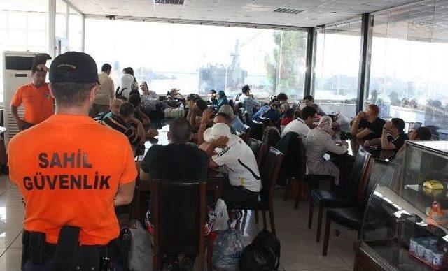 Mersin’de Balıkçı Teknesiyle Yurt Dışına Kaçmaya Çalışan 57 Suriyeli Yakalandı