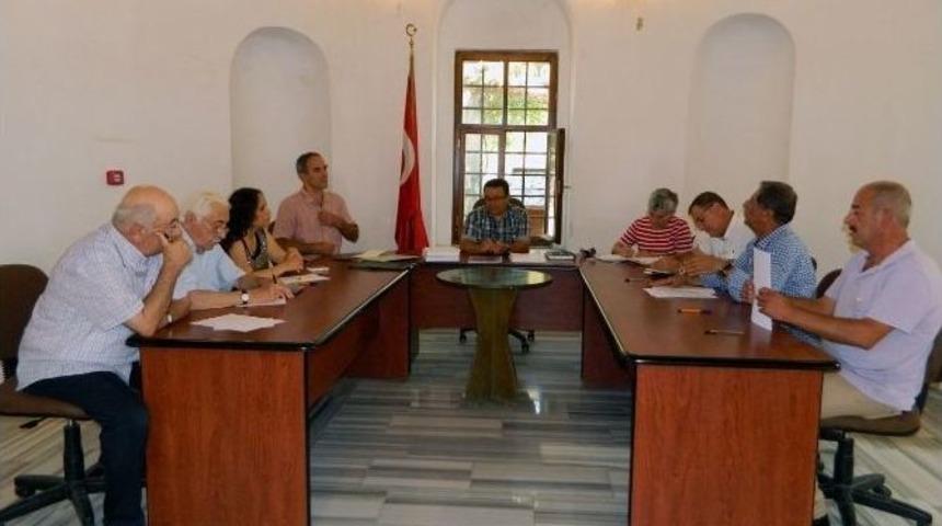 Tarihi Taş Mektebi&rsquo;nin Geleceği Tartışılıyor