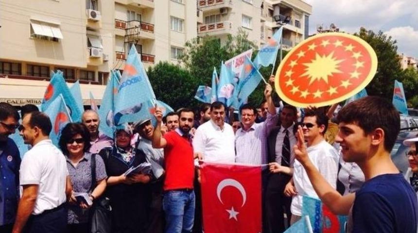 İzmir'de Farklı Cumhurbaşkanlığı Kutlaması