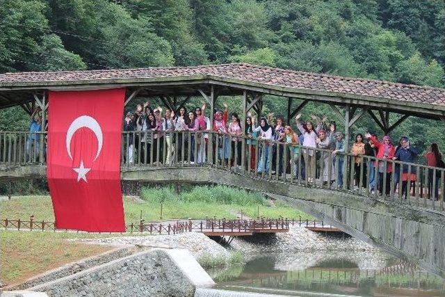 Trabzonspor Aşığı Van’lı Umre Nur, Hayalini Gerçekleştirdi