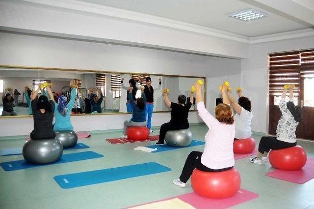 Hem Spor Yapıyorlar, Hem Sağlıklarını Koruyorlar