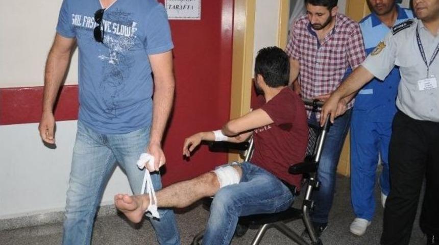 Hastaneye G&ouml;t&uuml;r&uuml;lmek İstenen Hasta İki Polisi Bı&ccedil;akladı