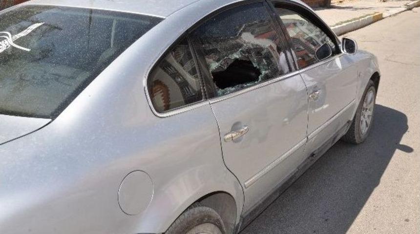 Motosikletle Otomobil &Ccedil;arpıştı: 1 Yaralı