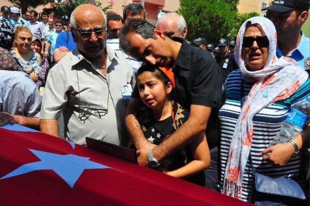 Polis Memuru Anneye Son Veda