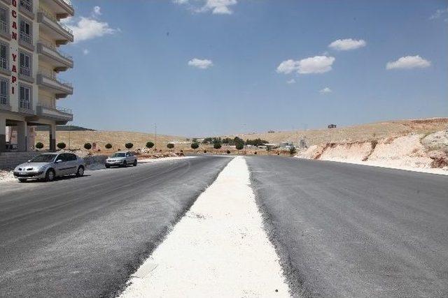 Büyükşehir, Şehrin Dört Bir Yanına Yeni Yollar Açıyor