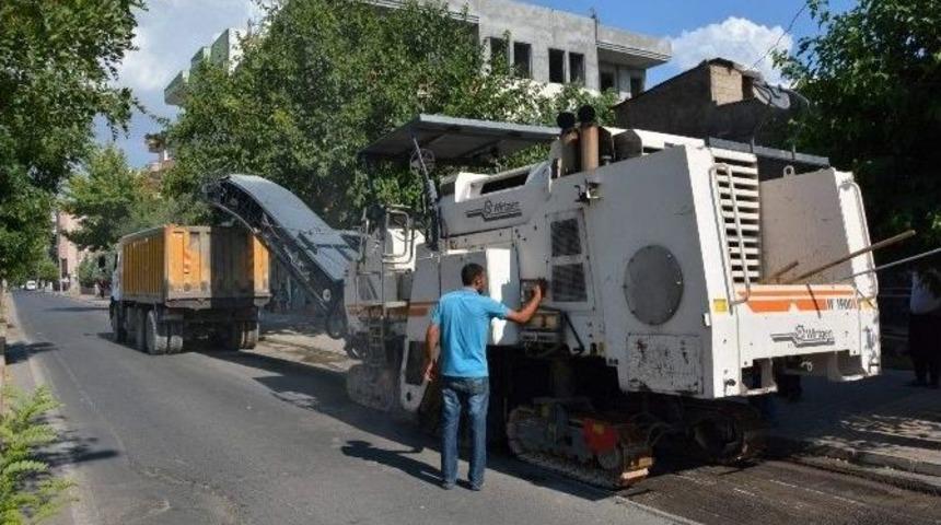 Karapınar Caddesinde Asfalt Çalışmaları Devam Ediyor