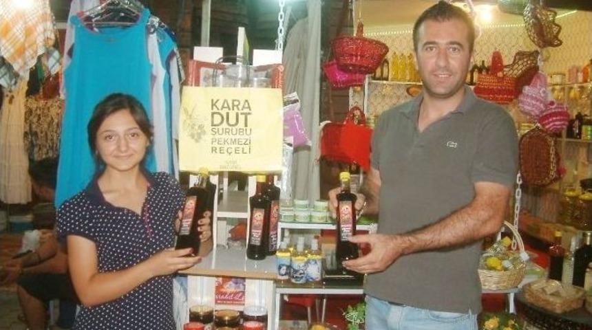 Burhaniye&rsquo;de Karadut İlgi G&ouml;r&uuml;yor