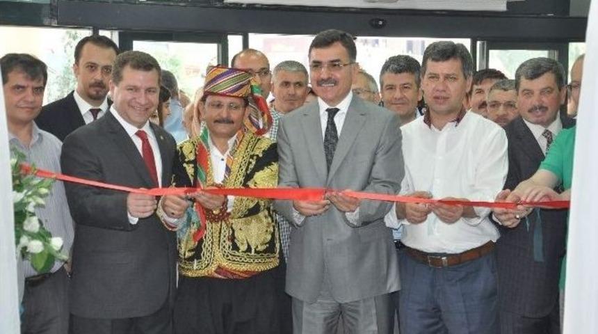 Kurtdereli Mehmet Pehlivan Sergisi A&ccedil;ıldı