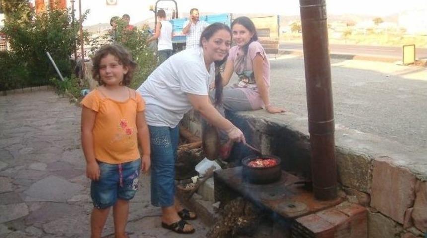 Atat&uuml;rk Kayalıklarında G&uuml;ve&ccedil; Ziyafeti