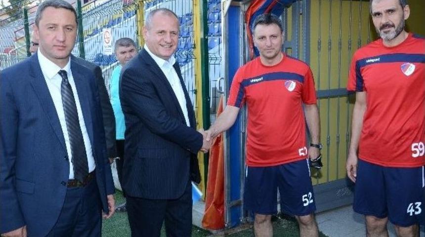 Başkan Keleş D&uuml;zcespor Antrenmanında