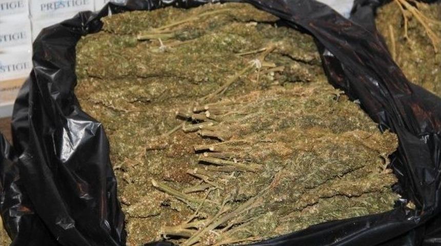 Şanlıurfa&rsquo;da Ka&ccedil;ak Sigara Ve Uyuşturucu Ele Ge&ccedil;irildi