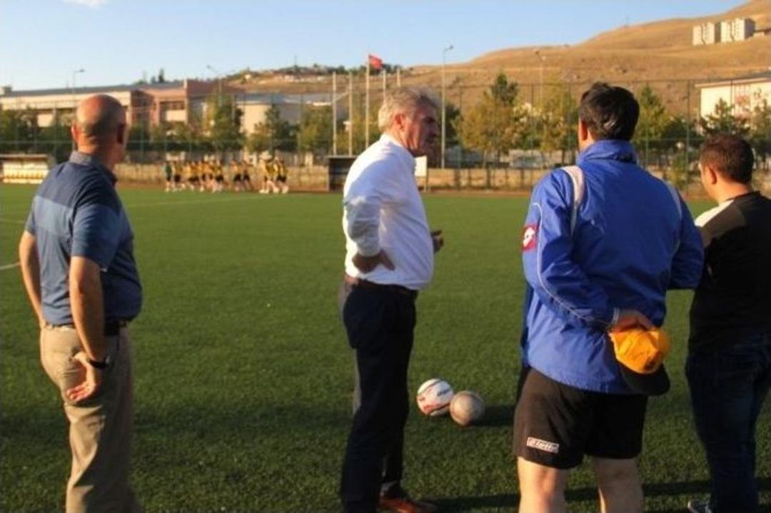 Bal Ligi Temsilcisi Bayburt Belediyespor, Hazırlıklarını S&uuml;rd&uuml;r&uuml;yor