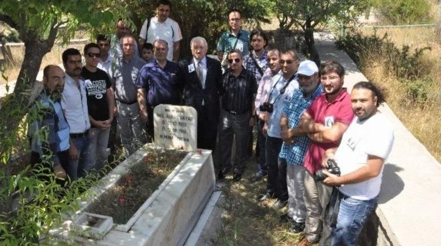 Yozgatlı Şair Ve Yazar Abbas Sayar Mezarı Başında Anıldı