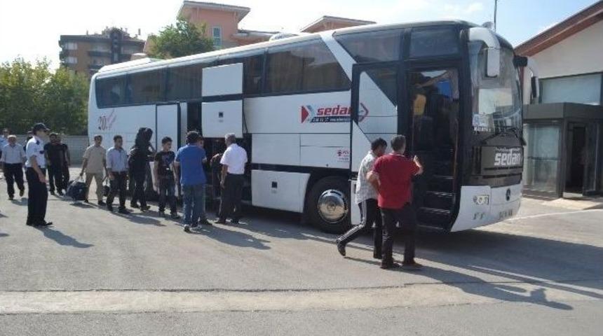 Su&ccedil;a Karışan 40 Suriyeli Nusaybin&rsquo;e G&ouml;nderildi