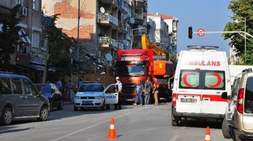 Yan Yatan Bina Yıkıldı (2)