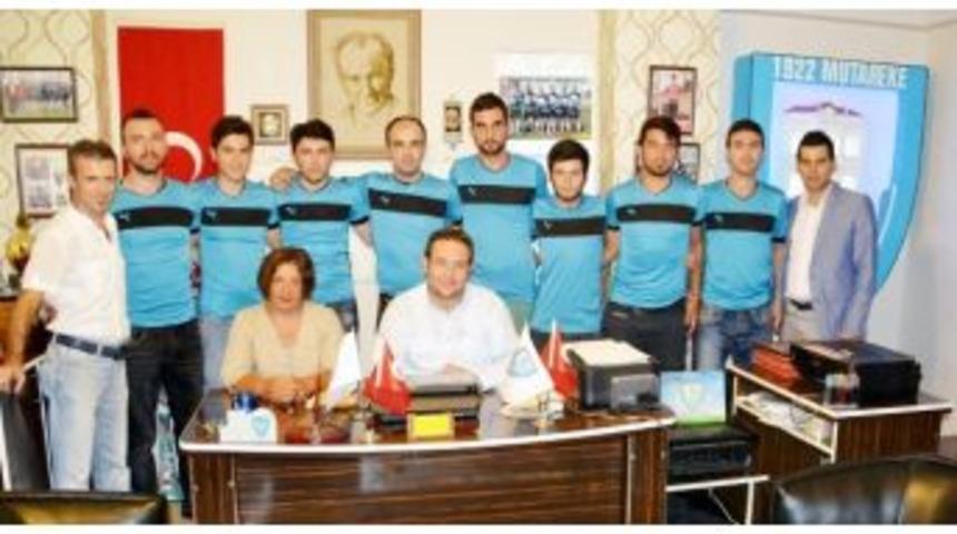 1922 Mudanya M&uuml;tarekespor Yeni Transferlerini Tanıttı