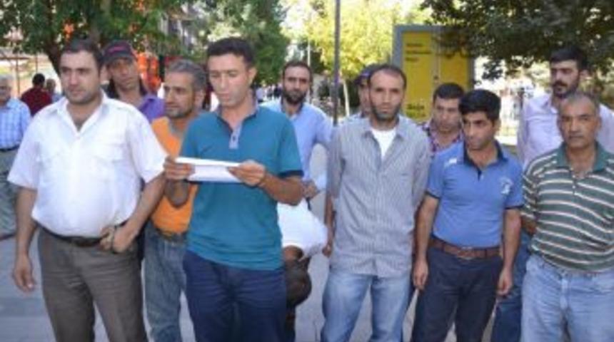 Siirt'te Işten Çıkarılan Işçilerden Eylem