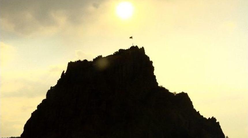 Karahisar Kalesi’nde Gün Batımı
