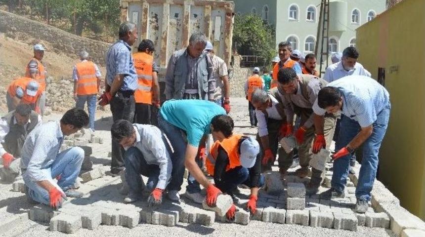 Şırnak Belediyesi 300 Kişilik Kadro İle &Ccedil;alışma Başlattı
