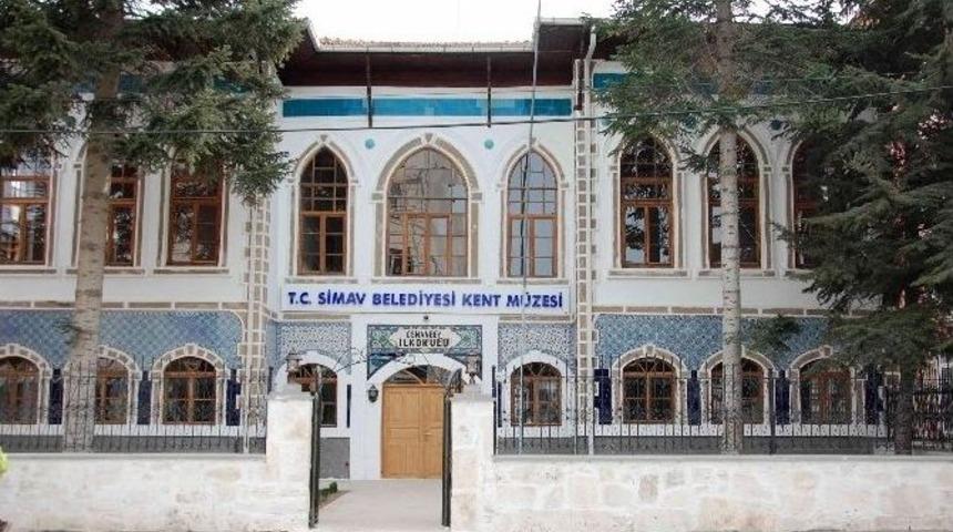 2 Bin Yıllık Mermer S&uuml;tun Ziyaret&ccedil;ilerin İlgi Odağı Oldu