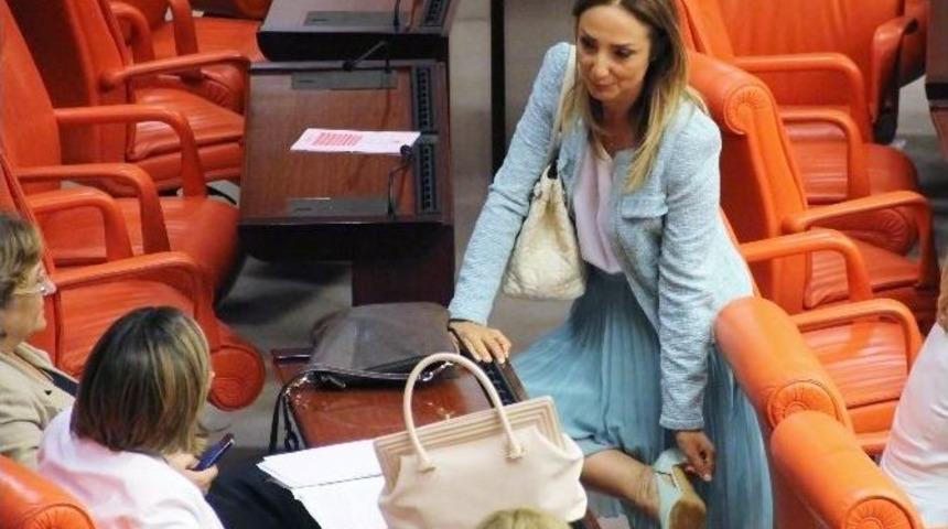 Chp&rsquo;li Nazlıaka&rsquo;dan Ayakkabılı Tepki