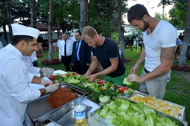 Galatasaray Barbekü Partisi Düzenledi