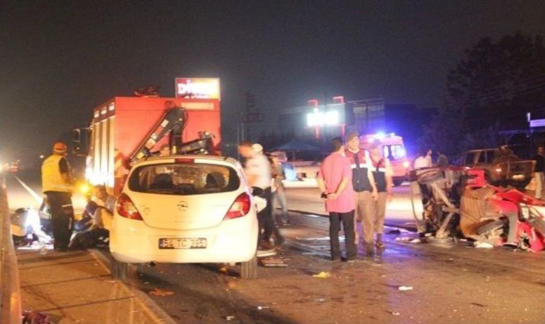 Sakarya&rsquo;da Otomobil İle Triport&ouml;r &Ccedil;arpıştı: 1 &Ouml;l&uuml; 2 Yaralı